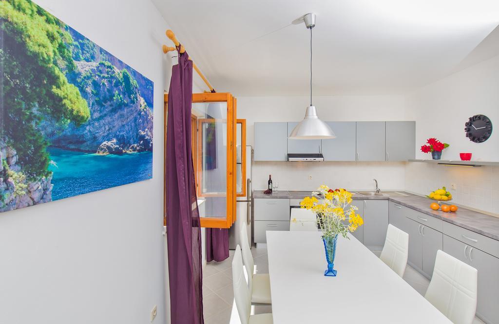 Apartment Lujak Donje Celo Buitenkant foto