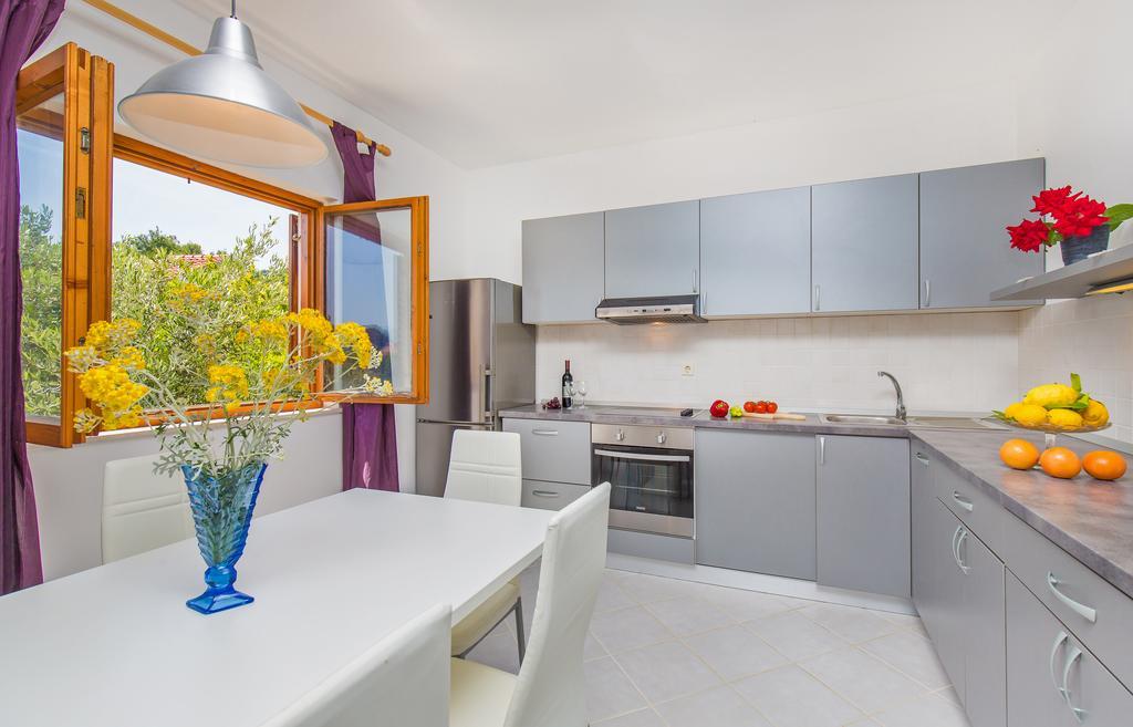 Apartment Lujak Donje Celo Buitenkant foto
