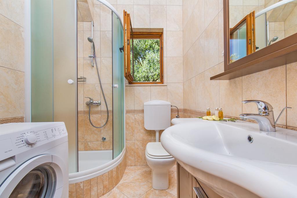 Apartment Lujak Donje Celo Buitenkant foto