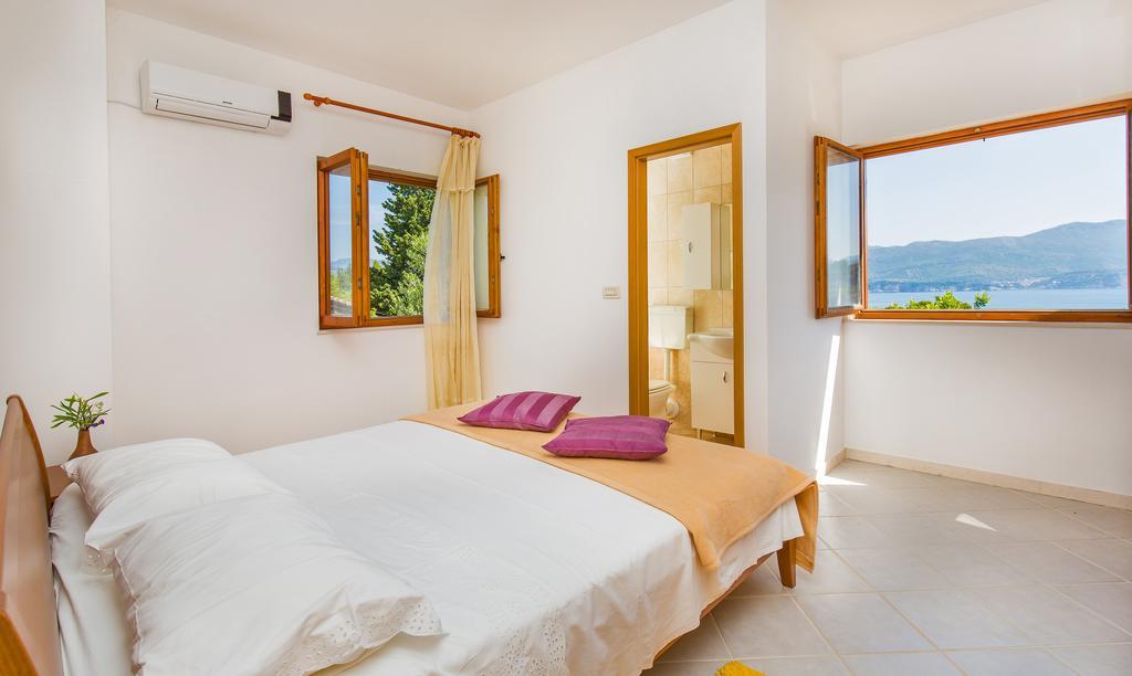 Apartment Lujak Donje Celo Buitenkant foto